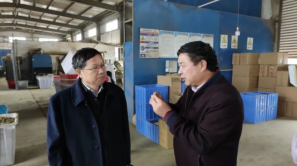 州協会の党支部長官である朱暁奇とその側近が湖南高生バイオテクノロジー株式会社を訪問した。